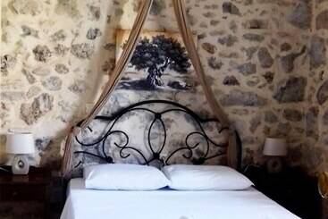 Pensão Hariklia Rent Rooms