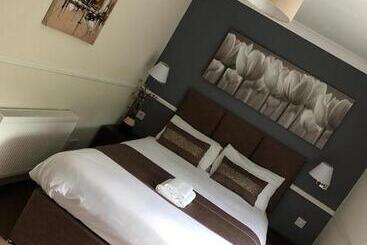 Hotel Gomersal Lodge