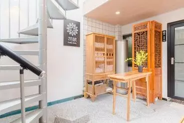 Floral Hotel Yi Shu Yu She Zhouzhuang