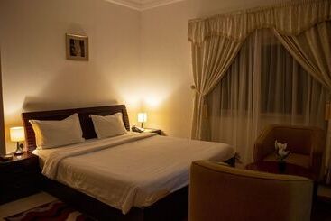 His Majesty S Hotel And Apartments