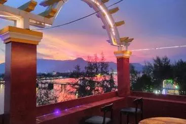 هتل Good Morning Kampot