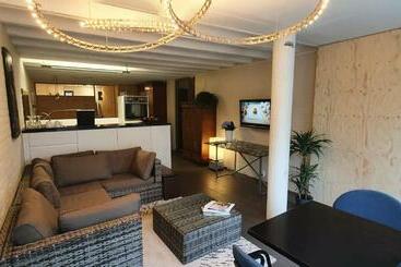 민박 Waar Maas & Waal....