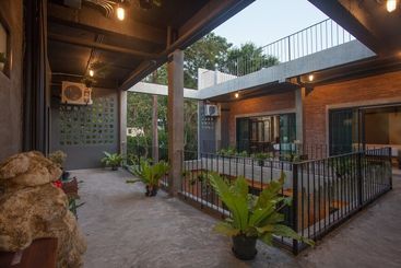 Отель 4marzo Naiharn Beach