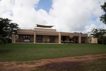 هتل Vipingo Ridge Luxury Villa