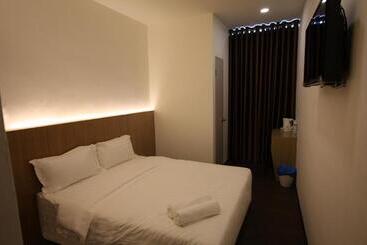Place2stay Business Hotel @ Metrocity