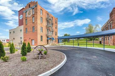 The Sessions Hotel, Bristol, A Tribute Portfolio