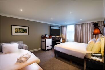 هتل Doubletree By Hilton  London  Ealing