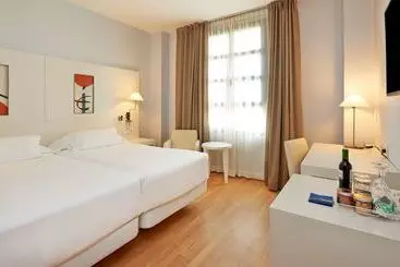 فندق NH Valencia Las Artes