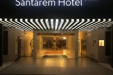 ホテル Santarem