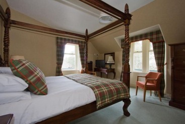 Loch Kinord Hotel