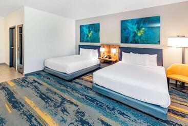 호텔 La Quinta Inn & Suites By Wyndham Texas City I 45