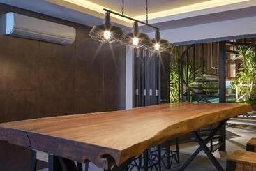 Prime Town   Posh & Port Hotel Phuket