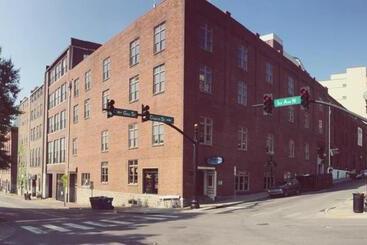 Nashville Downtown Hostel Adults Only