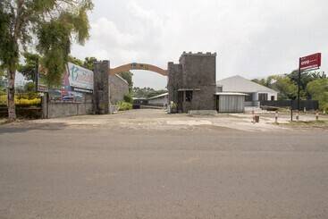 Hotell Oyo 3283 Bwalk