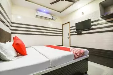 Hôtel Oyo 71693 Starlight