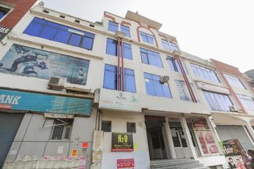 Hotell Oyo 71187 Magnum Inn