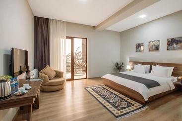 ホテル Telavi Inn