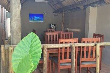 Pension (Hôtel basse catégorie) 848 Guest House