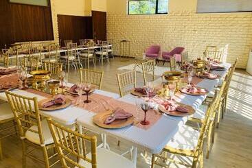 بنسيون Bougainvilla Guest House