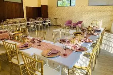 Majatalo Bougainvilla Guest House