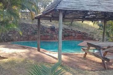 بنسيون Declan House