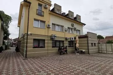 هتل Vila Sunce