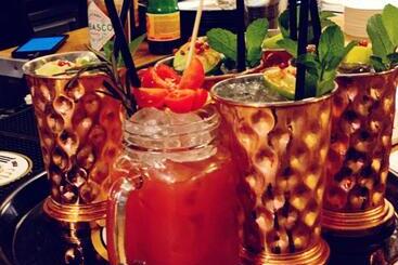 تختخواب و صبحانه Pepper Suite