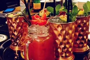 تختخواب و صبحانه Pepper Suite