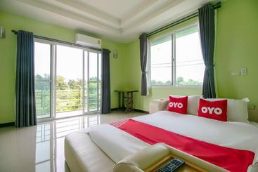 فندق Oyo 956 Thachang Resort
