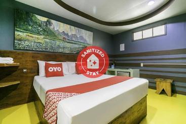 בית מלון כפרי Oyo 947 Therm Suk Resort