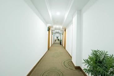 호텔 Greentree Inn Zhejiang Jiaxing Nanyang College Henglong Square Business