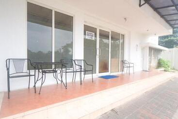 בית מלון כפרי Oyo 3049 Scientia Dormitory Near Rs Bethsaida