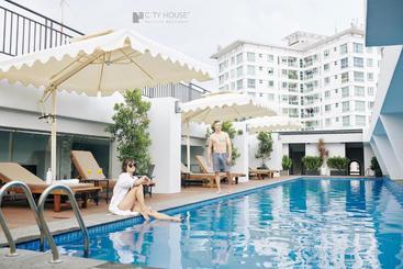هتل Cityhouse   Atelier Apartment &