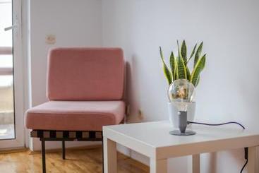 ユースホステル Yard Skopje