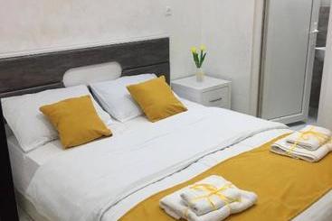 پانسیون Nana's House