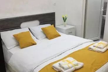 پانسیون Nana's House