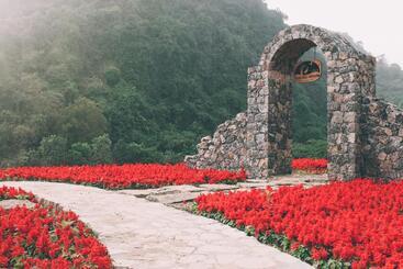 Hotel Thung Nham Resort