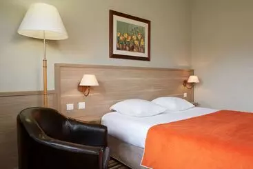 Отель Kyriad Prestige Beaune Le Panorama