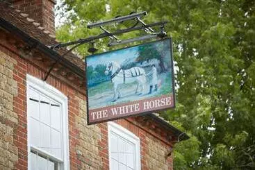 Hotelli The White Horse Inn
