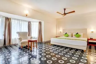 Hotel Treebo Trend Palmyra Grand Suites