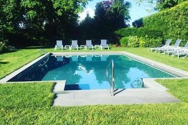 צימר White Fences Water Mill