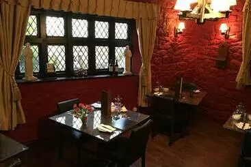 The Oxenham Arms Hotel Devon