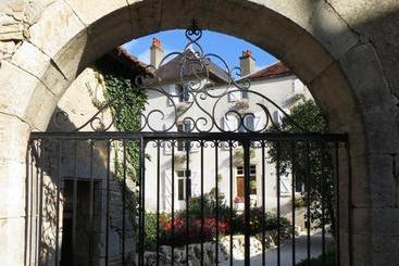 צימר Le Bailli De Montsaugeon