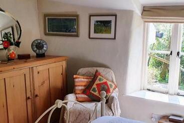 Tracebridge Cottage B&b