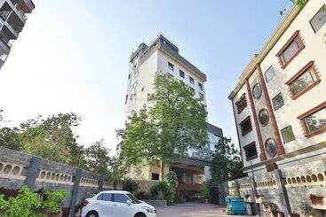 Huoneistohotelli Grand Nakshatra