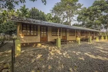 Hotel Resort Gorumara Nest By Oyo Rooms