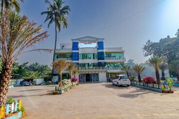 Hotell White House Beach Resort, Nagaon