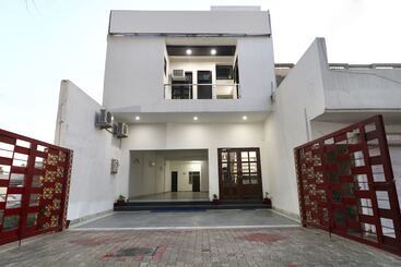 בית מלון כפרי Sunview By Oyo Rooms