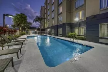 Hotelli Fairfield Inn And Suites By Marriott Orlando Near Universal Orlando