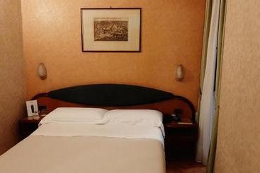 هتل Fori Imperiali Cavalieri